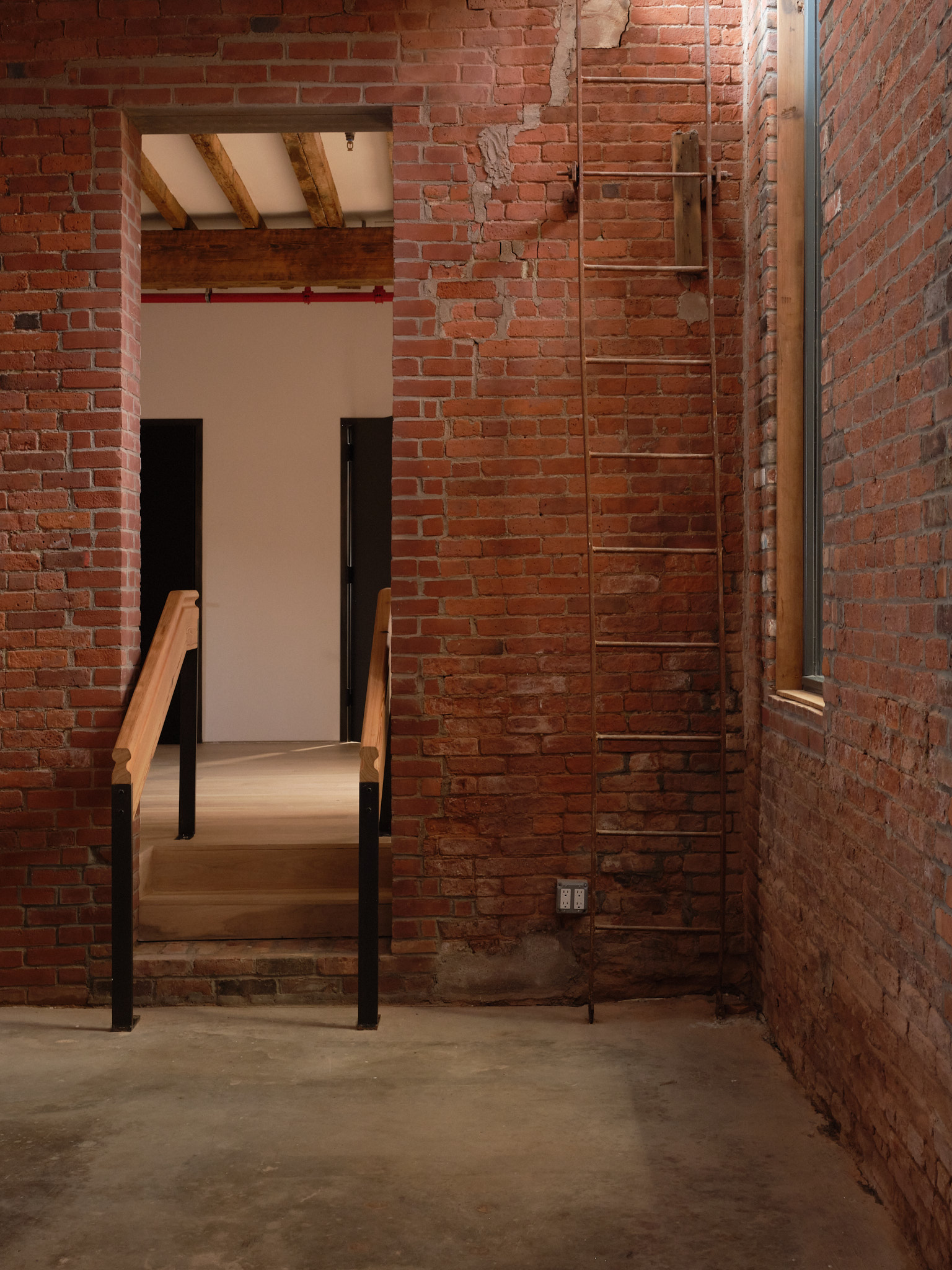 230 GREEN (CATHERINE MURPHY STUDIO)